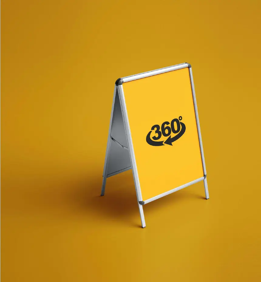 Campañas de marketing 360° sobre fondo amarillo