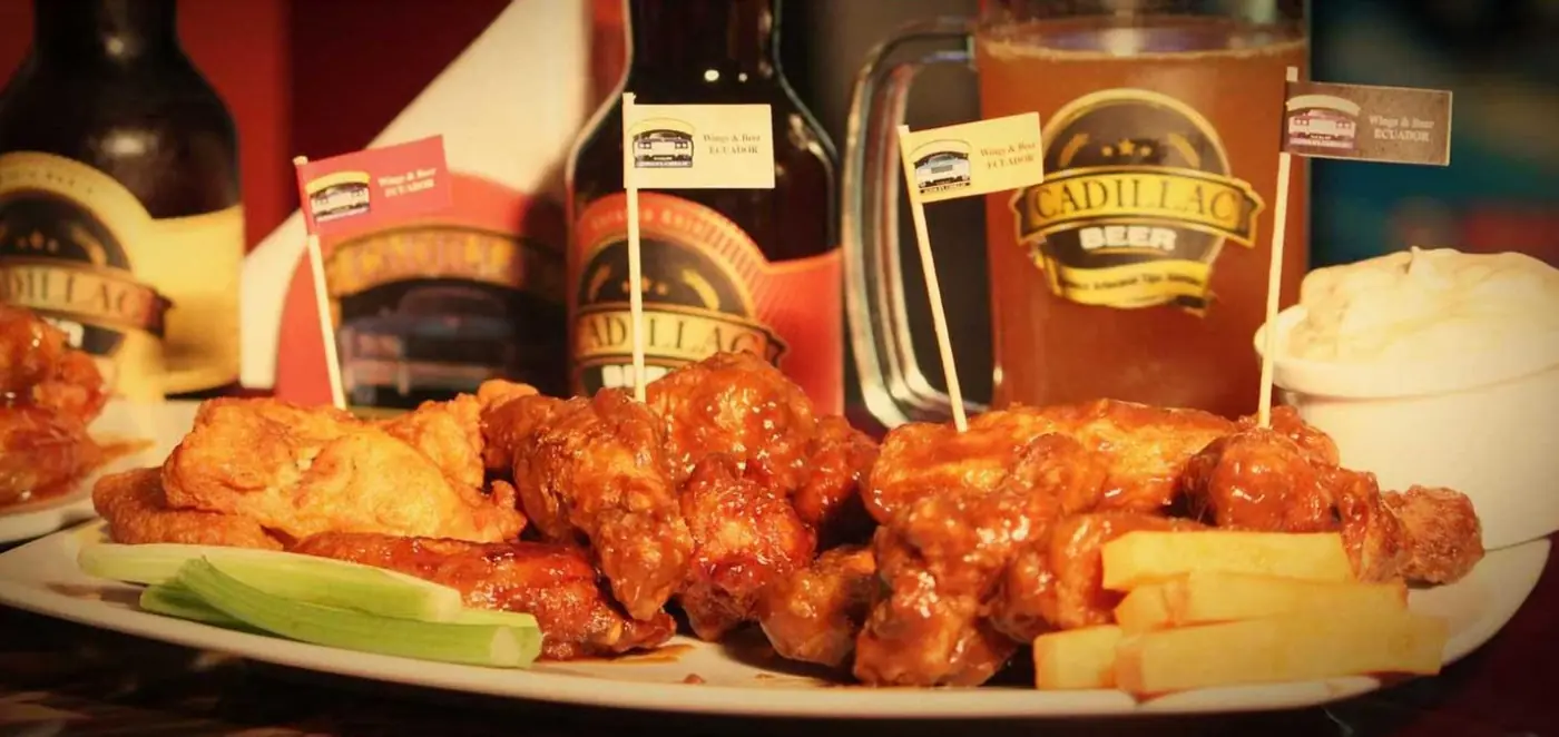 Alitas de pollo con cerveza artesanal